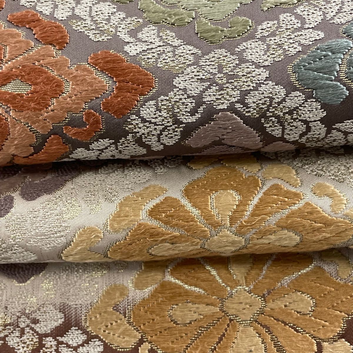 袋帯 美品 秀品 落款 関西仕立て 山城機業店 花丸文 松 金糸