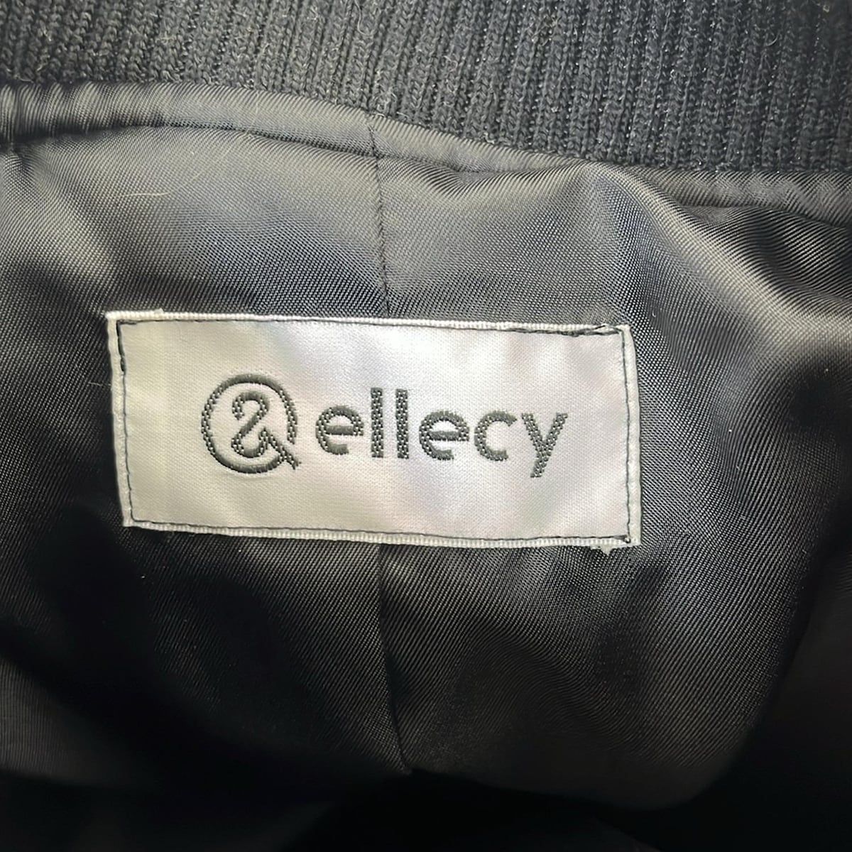 -ellecy アンドエルシー スカートスーツ レディース - 黒 キルティング ジップアップ MAAHADDERANG_COM