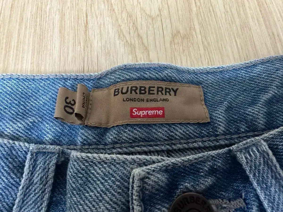 正規品 Supreme シュプリーム x BURBERRY バーバリー デニム ショートパンツ ウォッシュド 青 30