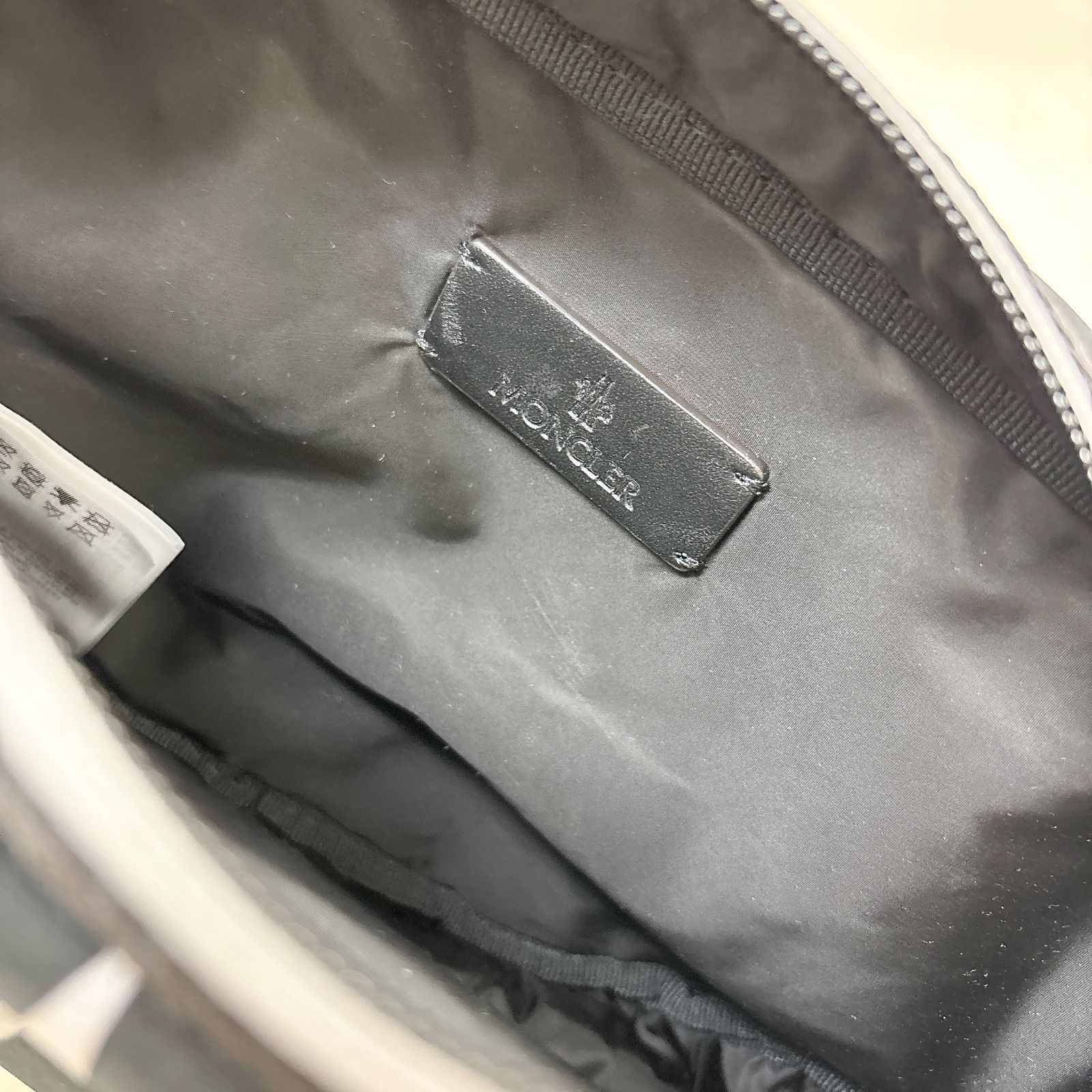 【正規品保証】新品 MONCLER モンクレール クロスボディバッグ レッド MONCLER モンクレール スマホショルダー クロスボディバッグ