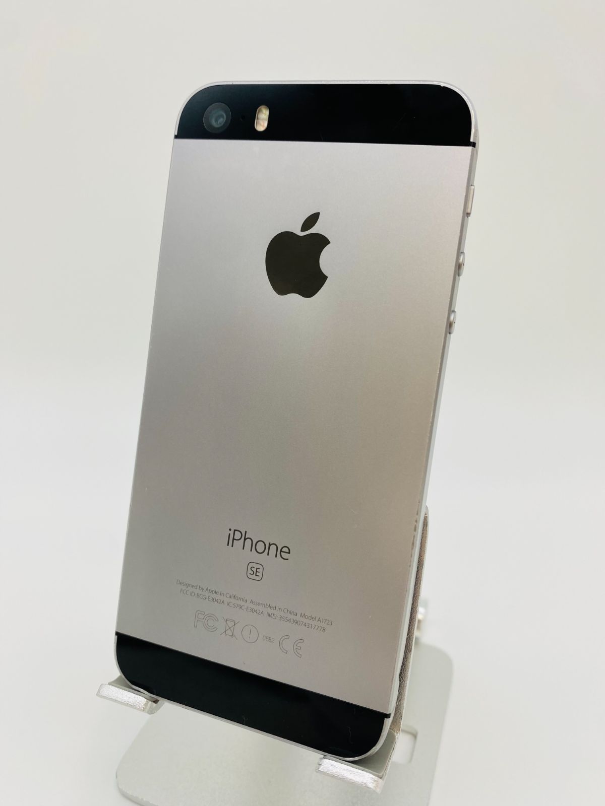 iPhone SE第一世代　スペースグレイ64GB レビュー】「iPhone SE / 64GB / スペースグレイ」を入手！片手