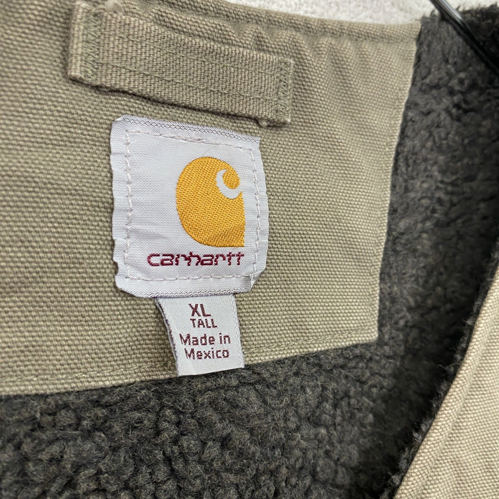 カーハート ダックベスト