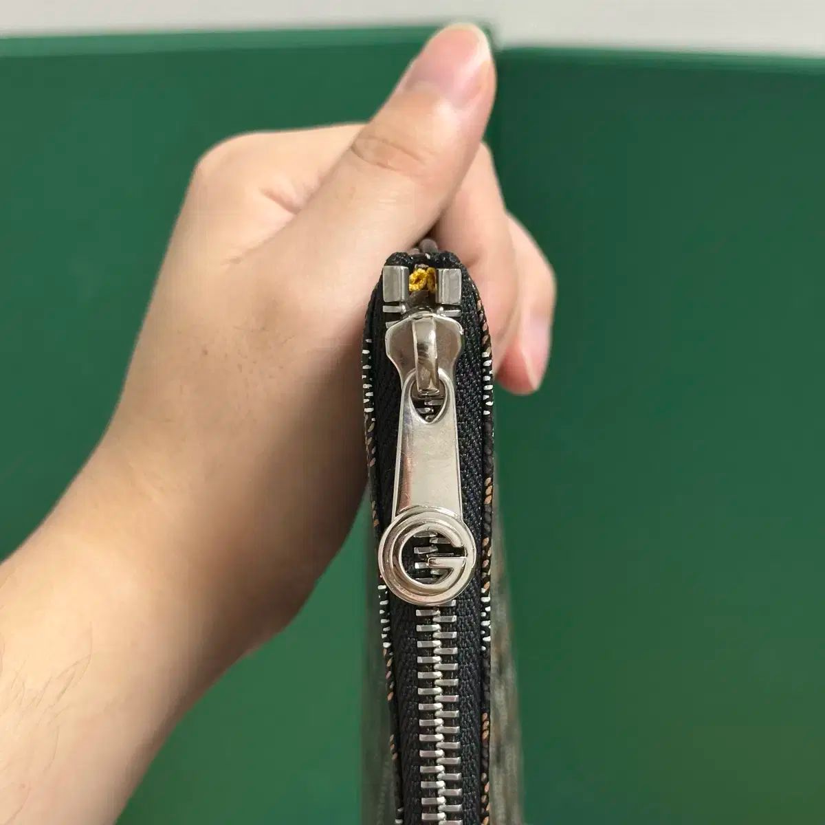 クラッチ ブラック