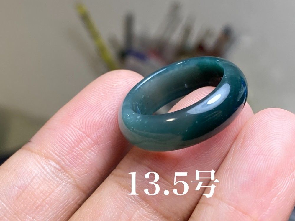 L11-140 氷糯種 紺色 13.5号 天然グアテマラ産 A貨 本翡翠 L11-140 氷糯種 紺色 13.5号 天然グアテマラ産 A貨 本翡翠