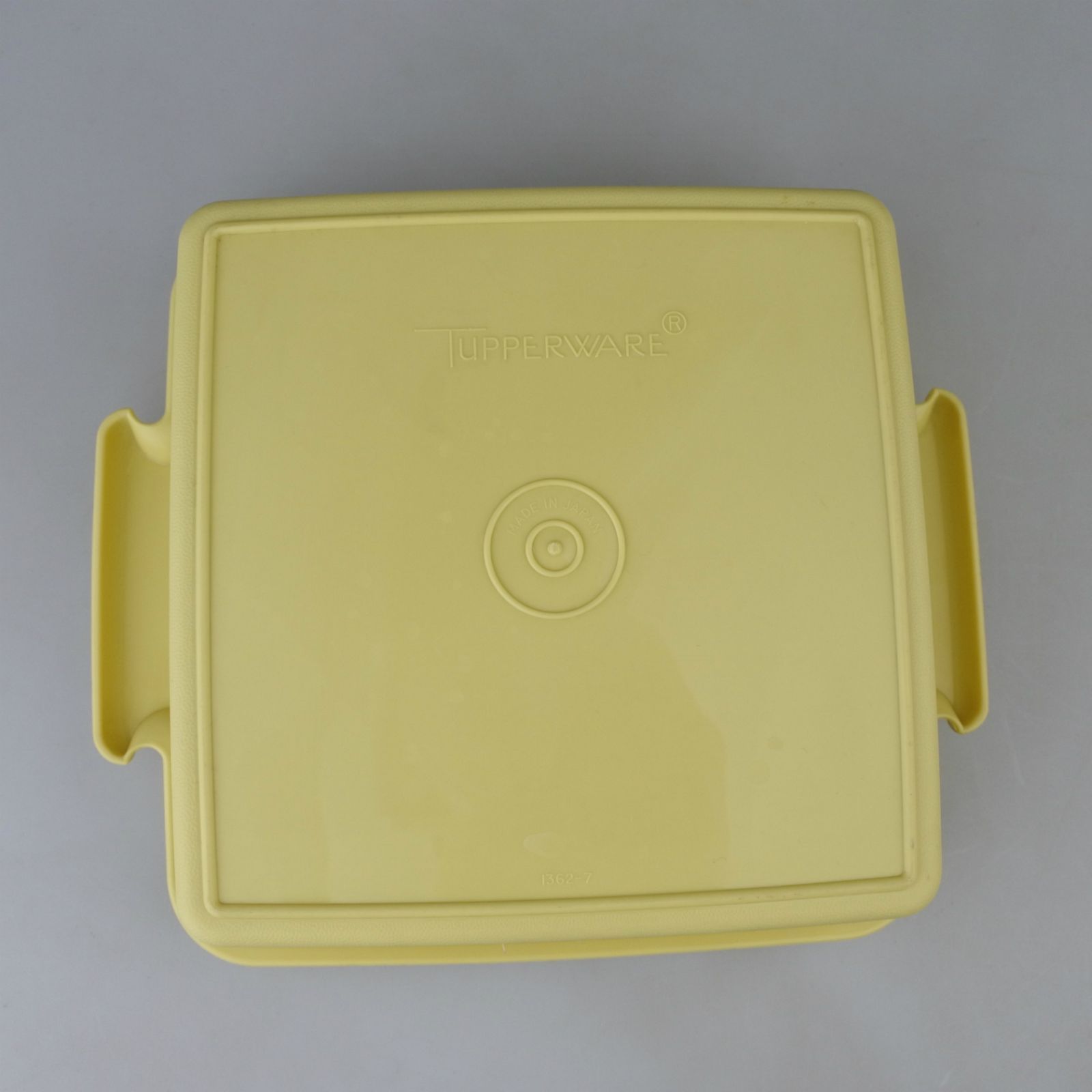 送料無料【ビンテージ】日本製Tupperware（タッパーウェア