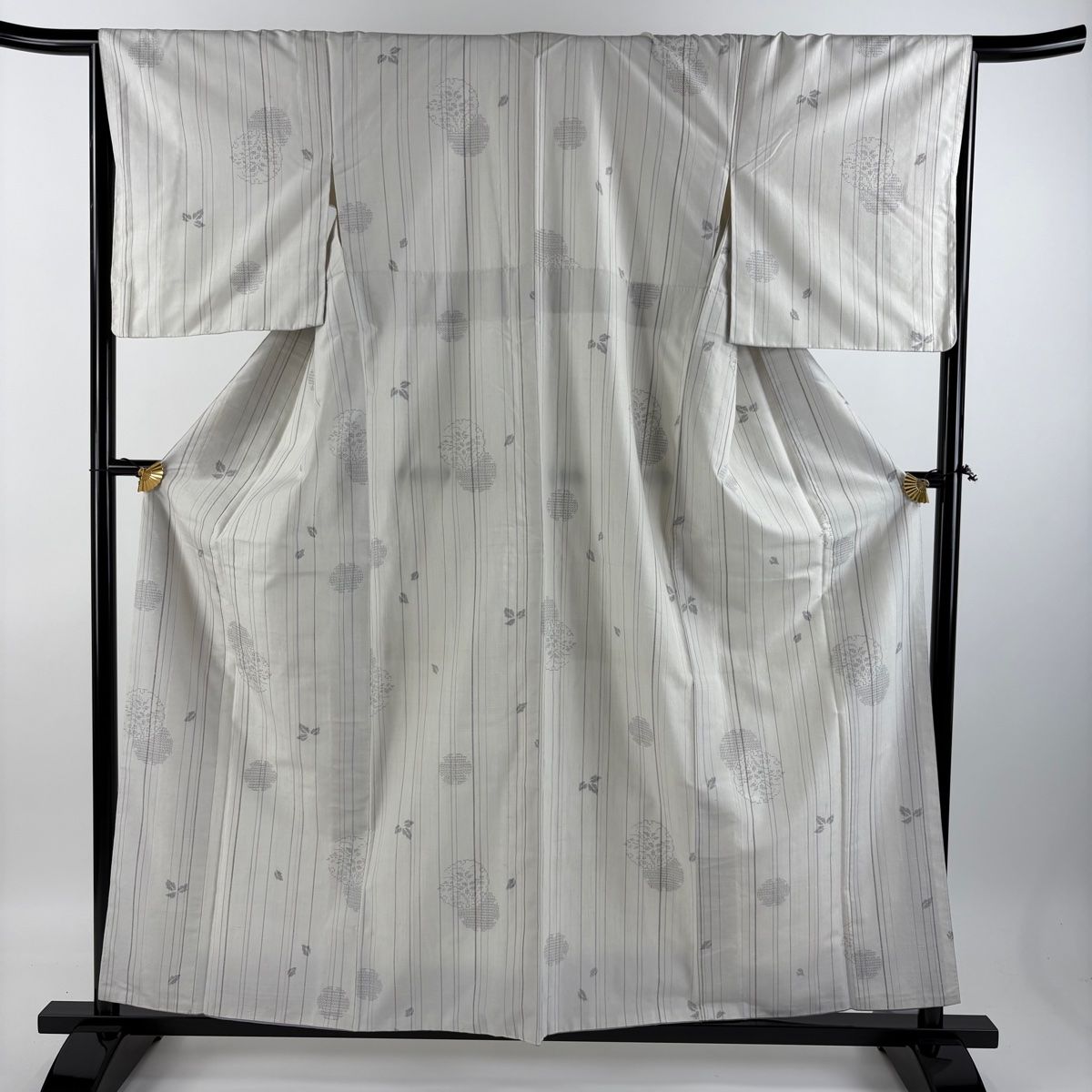 結城紬 身丈159.5cm 裄丈65.5cm M 袷 証紙 縞 雪輪 灰白 正絹 名品