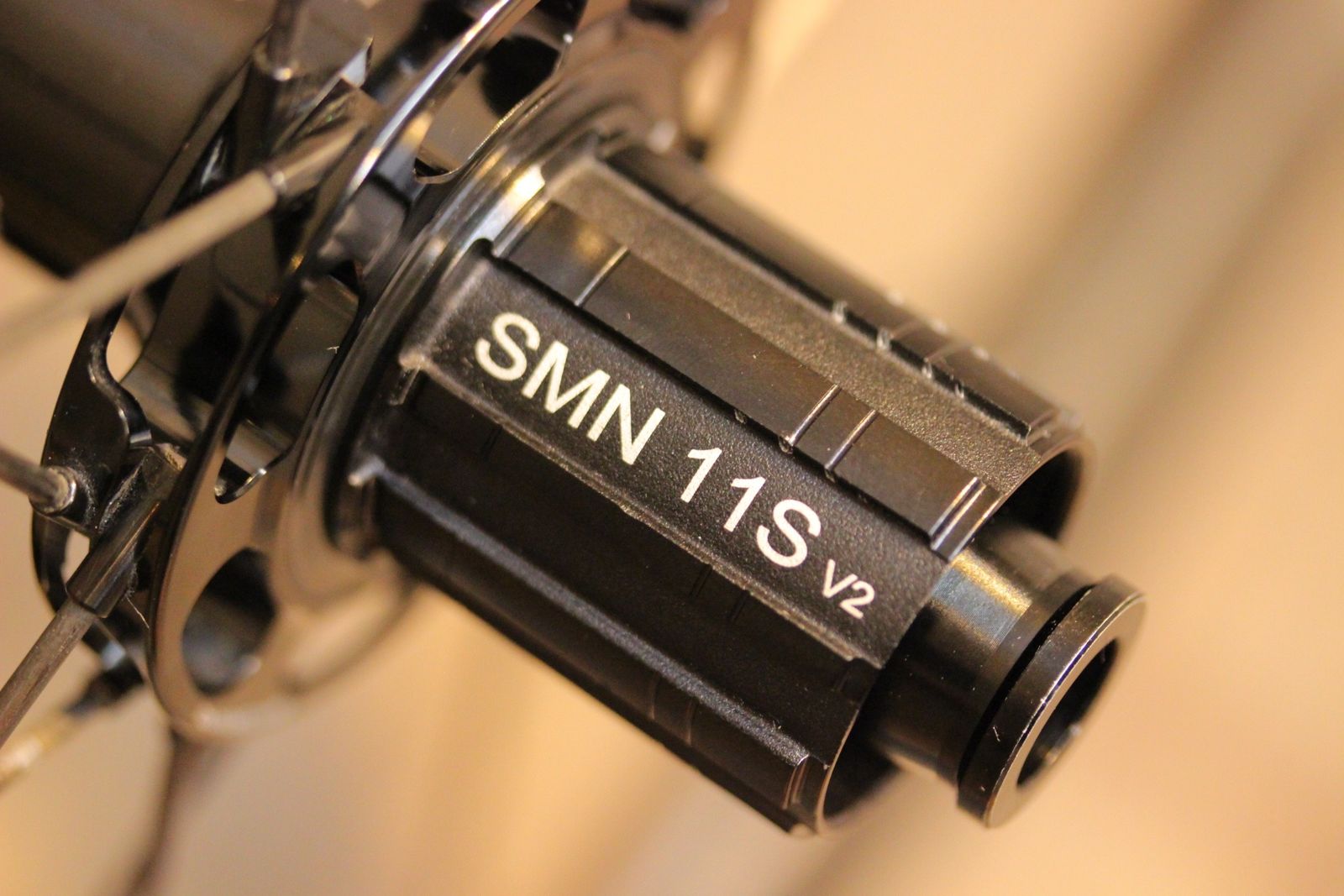 チューブレスレディ