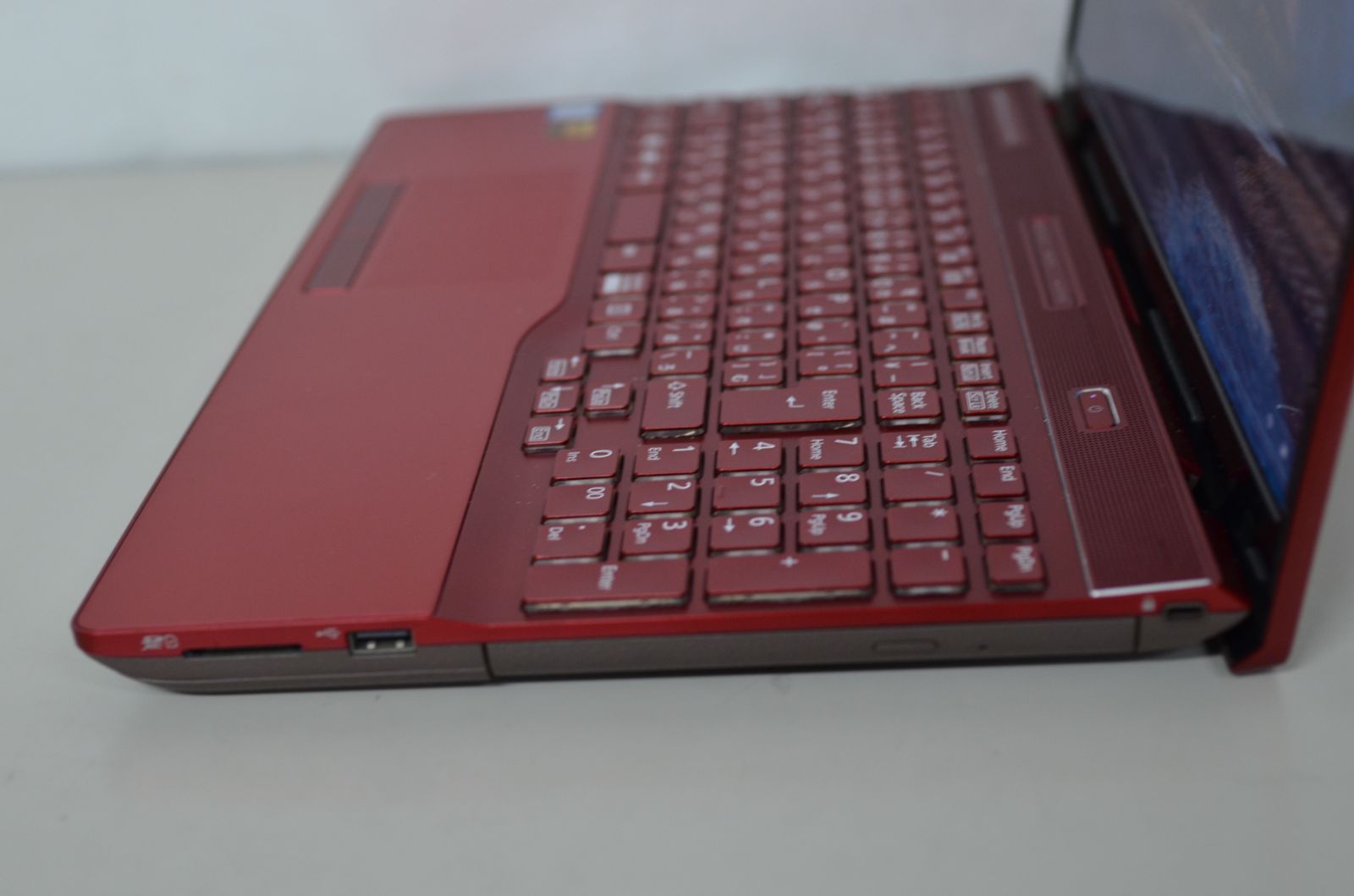 中古良品ノートパソコン 富士通 AH53/B3 Windows11+office 新品爆速SSD512GB core i7-8550U/メモリ8GB/15.6インチ/webカメラ/ブルーレイ 中古良品ノートパソコン 富士通 AH53/B3 Windows11+office 爆速