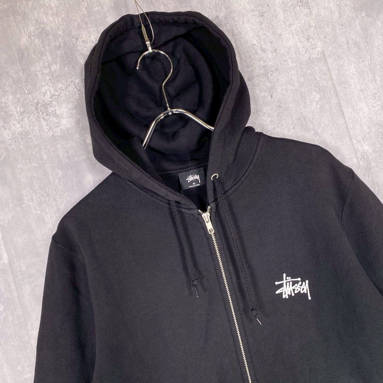 Stussy バックロゴジップパーカー ブラックフェード STUSSY - 『STUSSY』ステューシー (M) バックロゴジップパーカー