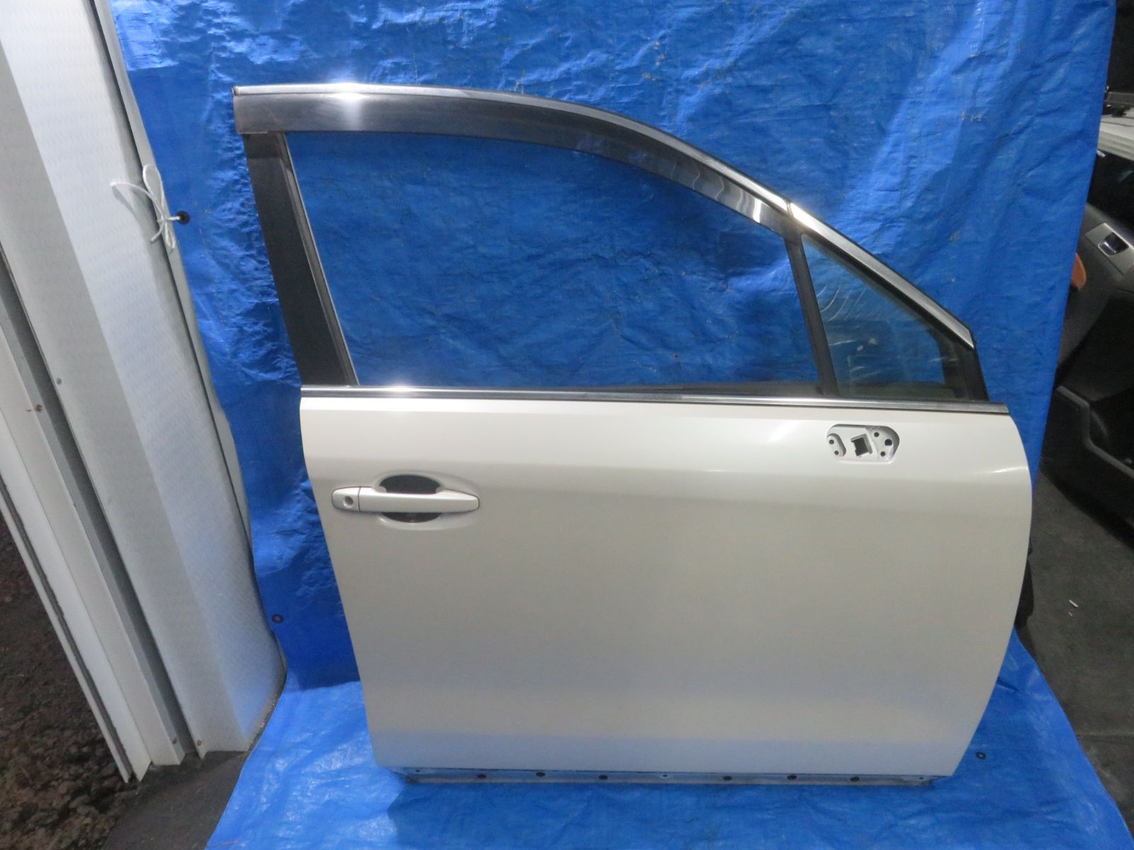 SFC2493 スバル SJ5 SJG フォレスター 純正 右フロントドア 右前ドア PWスイッチ 内張り付 右側 運転席側