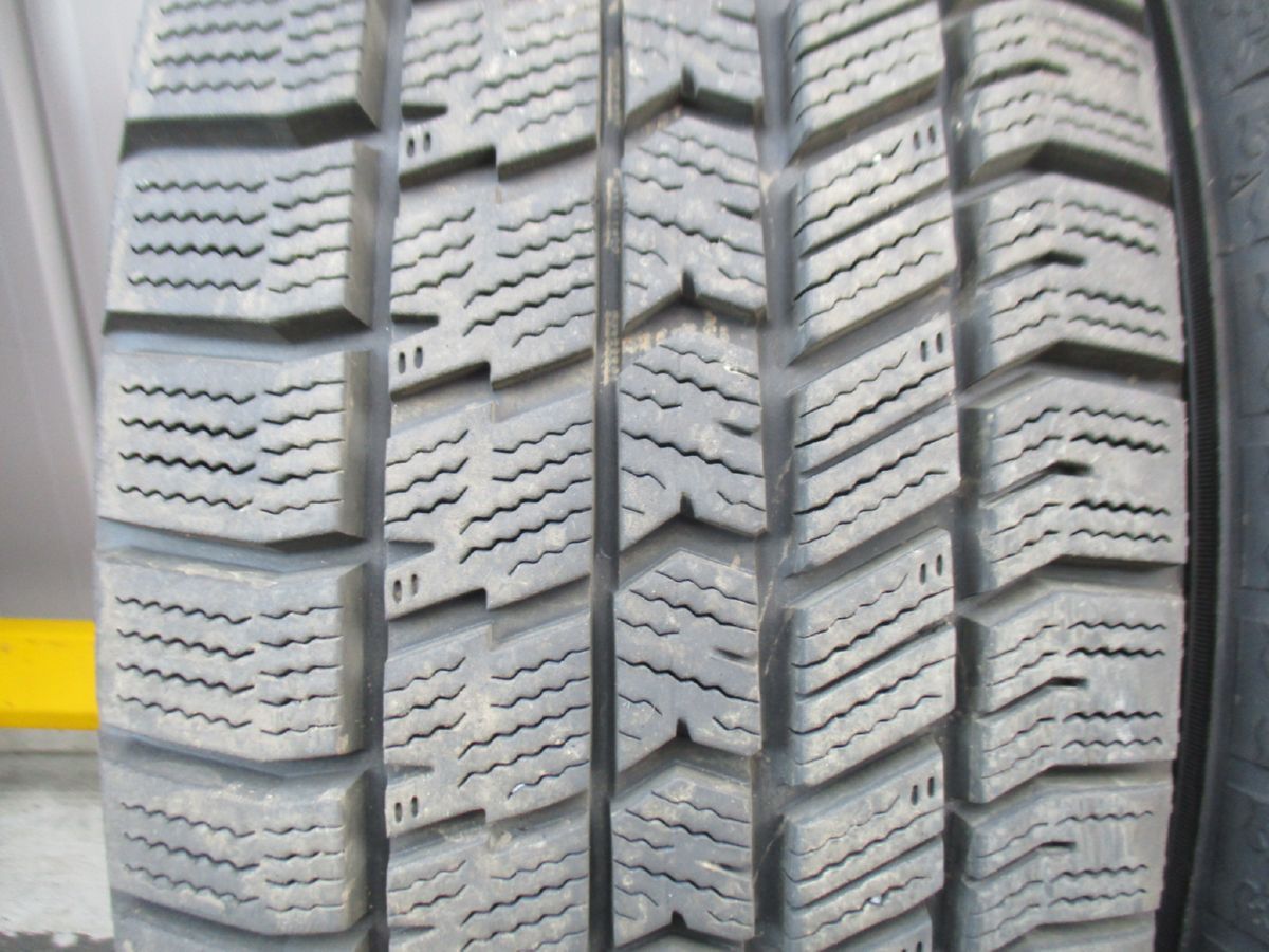 205 60R16 92Q グッドイヤー ICENAVI8 製 スタッドレス 4本 T60340812 インボイス領収書発行