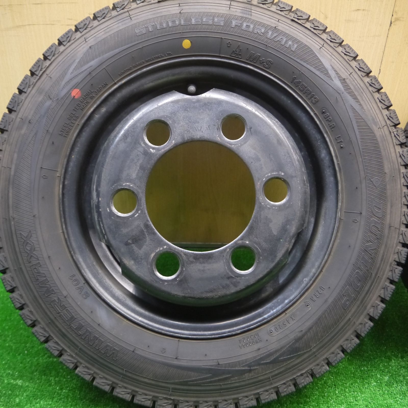 送料無料* バリ溝！20年！9.5分トラック タイヤ 145R13 8PR