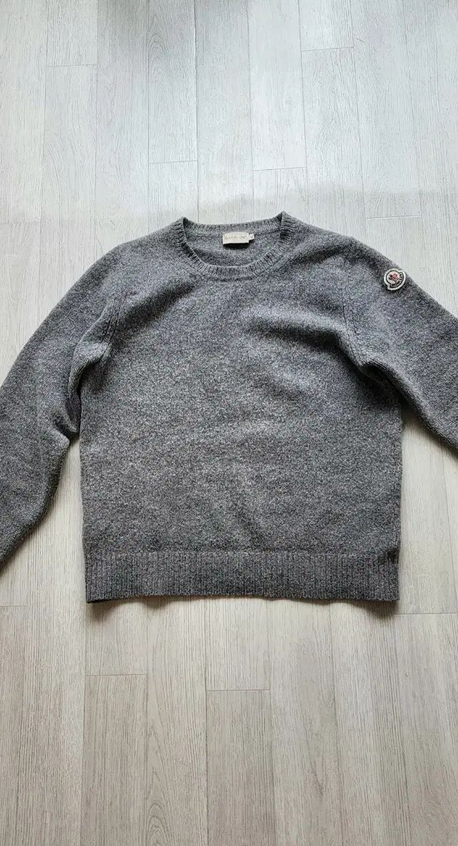 MONCLER(モンクレール) ユニセックス ニット セーター 出品