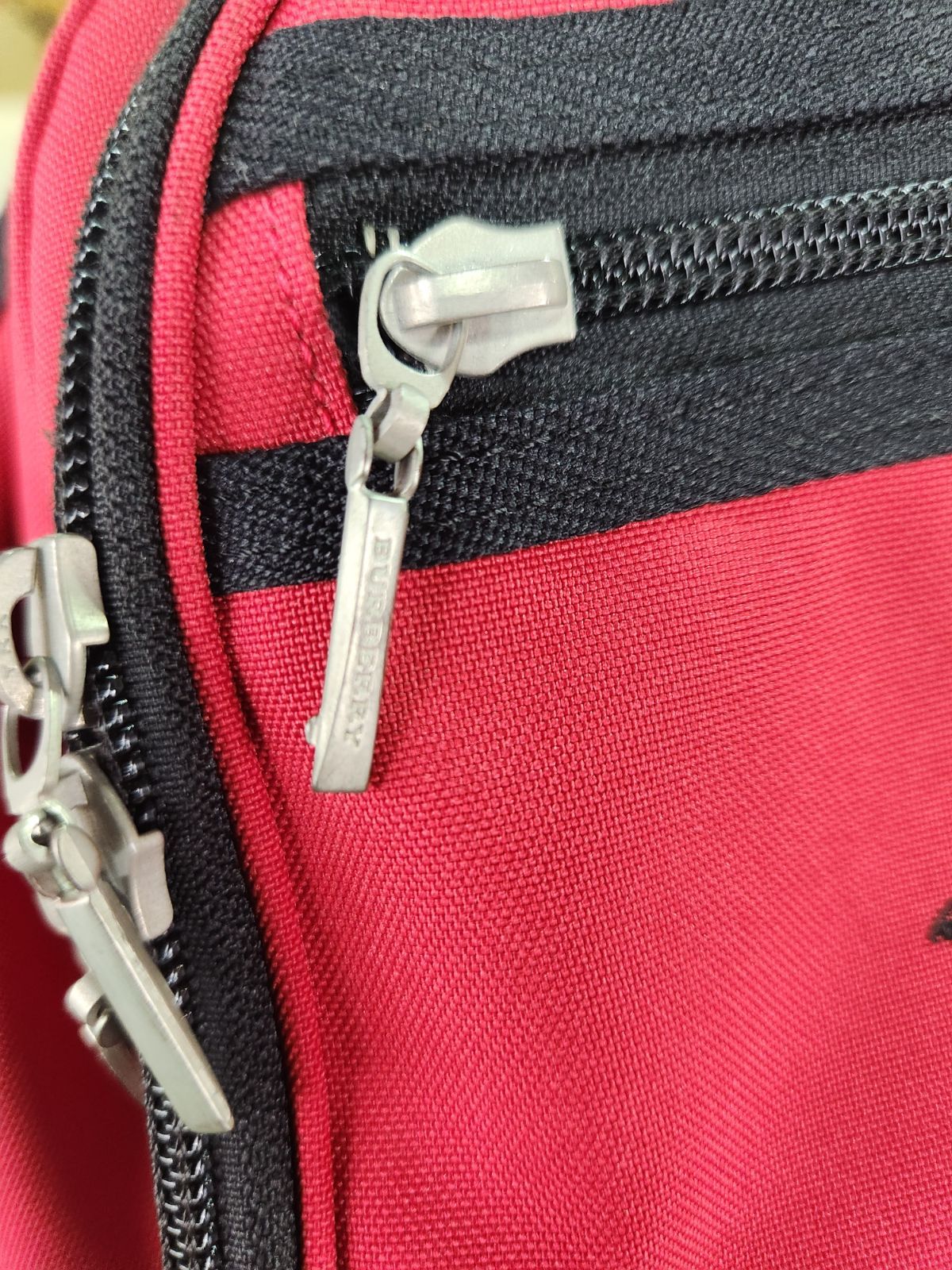 バッグ 【美品・日本製】BURBERRY バーバリー キッズ用ミニリュック 赤