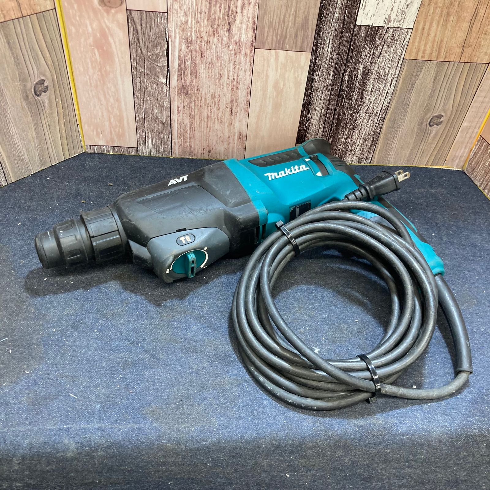 ☆マキタ(makita) ハンマドリル HR2611F【八潮店】 - メルカリ