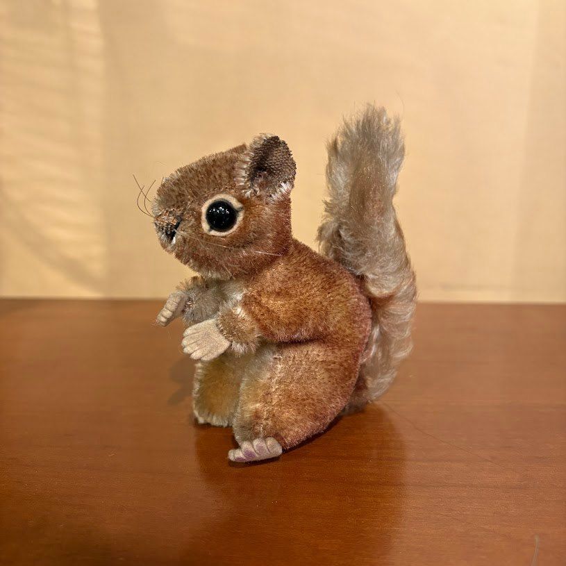 Steiff　リス 緑園｜東欧雑貨 ドイツ steiffリスのぬいぐるみ（Perri Squirrel