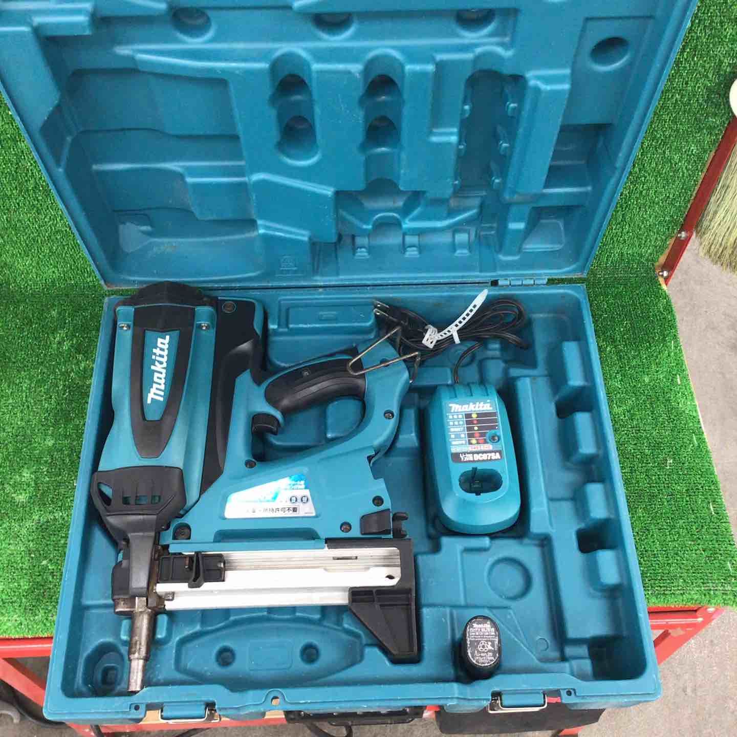 マキタ makita コードレスコンクリート用ガスピン打ち機 GN420C 川崎店
