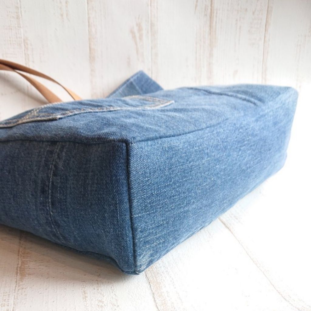 デニムリメイク♡トートバッグ♡本革ベルト♡ハンドメイド - メルカリ