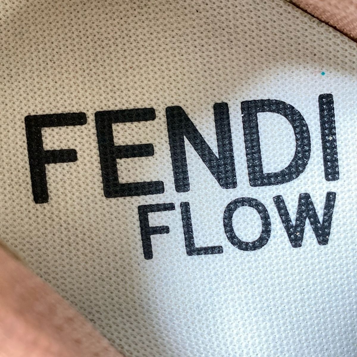 FENDI☆厚底スニーカー【フェンディ】スニーカー ユニセックス FENDI(フェンディ) スニーカー 37 レディース - ベージュ×ライト