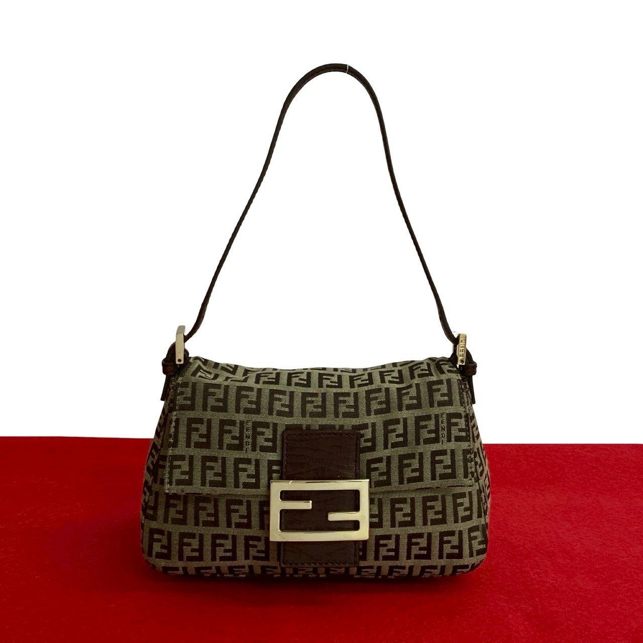 フェンディ マンマバケット ショルダーバッグ ズッキーノ FF レザー 極 美品 FENDI フェンディ マンマバケット ズッキーノ FF 総柄