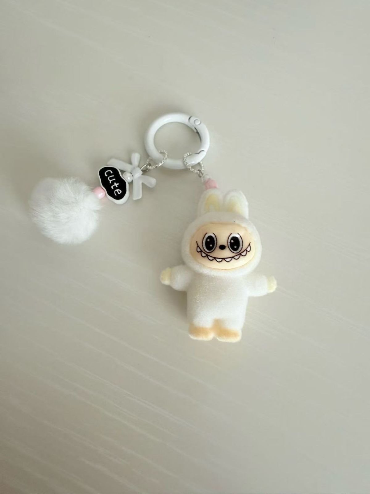 2個セット ラブブ Labubu キーホルダー ミニ ポンポンリボン付き