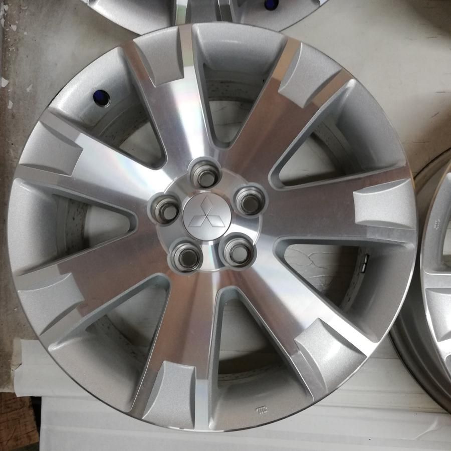 ＜ホイール 4本＞ 18x7J ミツビシ デリカ D5 純正 5H -114.3 Offset 38 ハブ 67mm ENKEI シルバー 中古