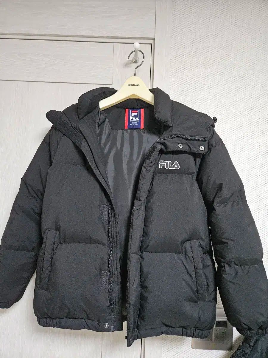 FILA フィラ ブラック ダウン アウター
