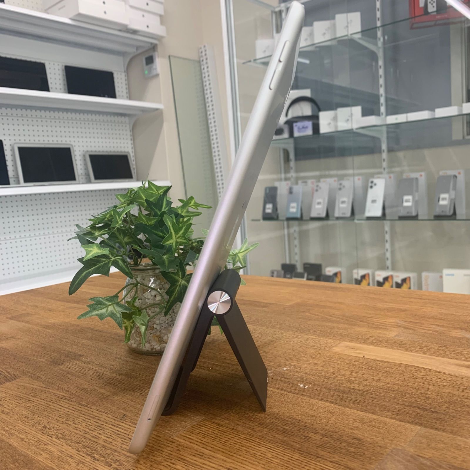 iPad 第7世代 綺麗｜タブレット