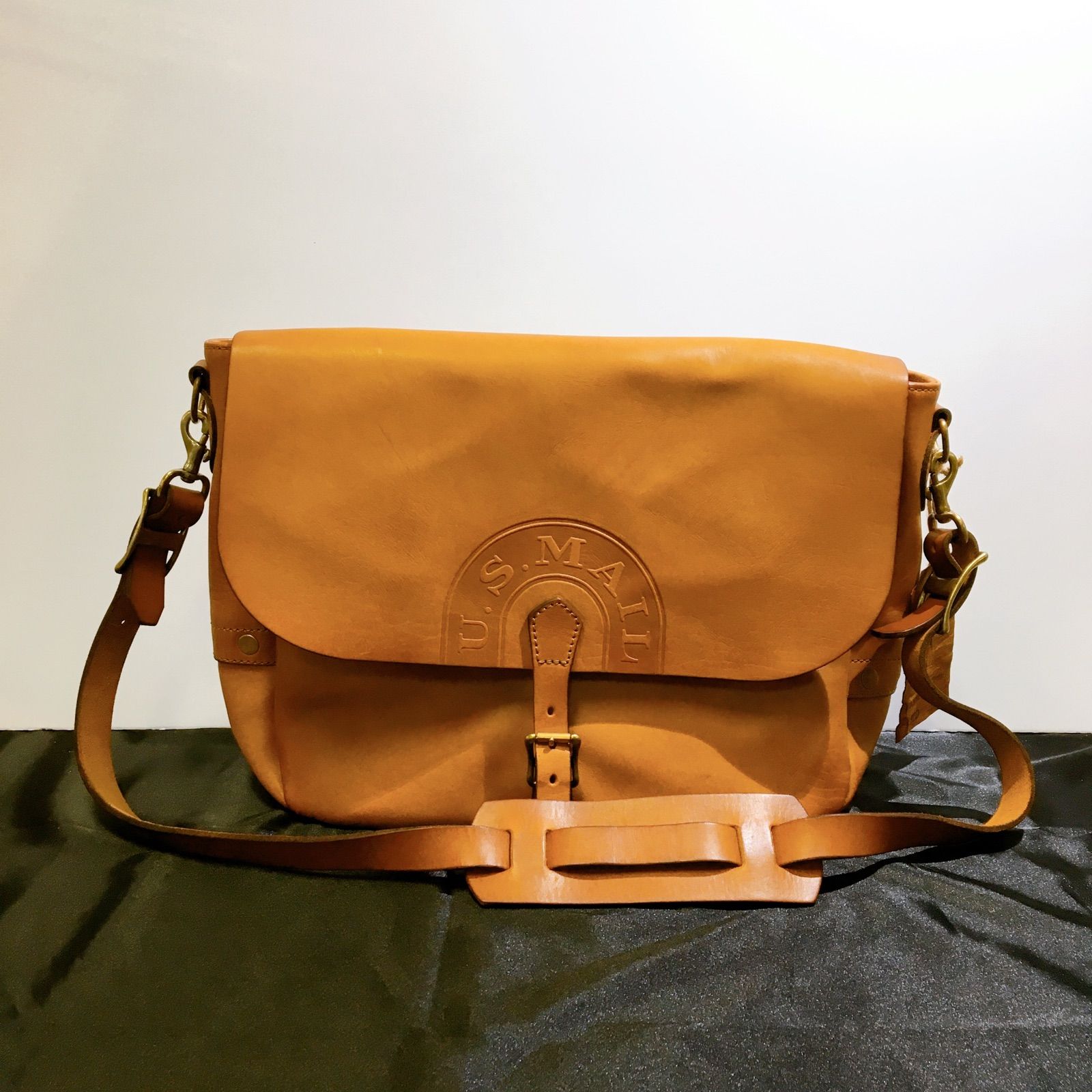 美品】VASCO(ヴァスコ) レザーポストマンショルダーバッグ LARGE 