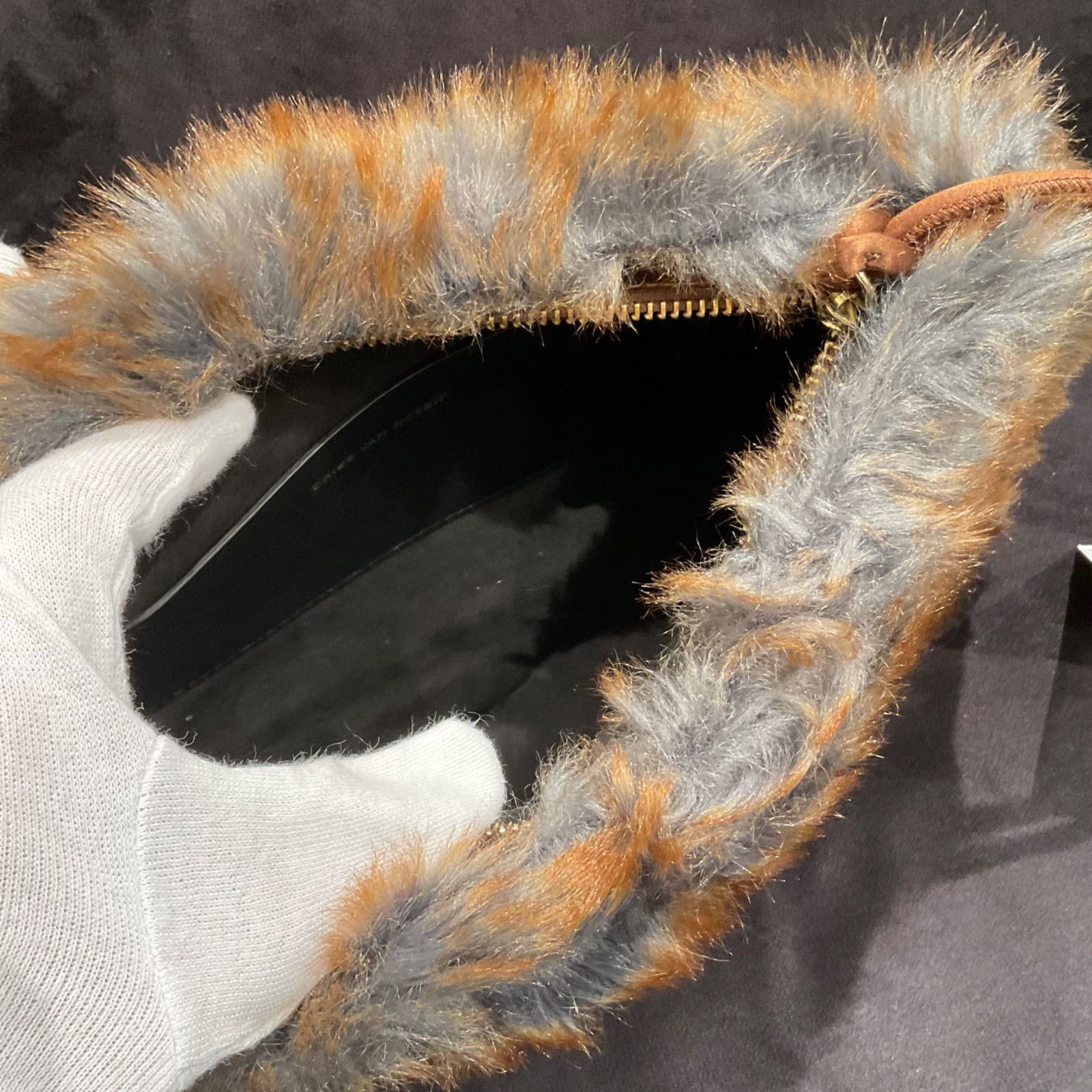DRIES VAN NOTEN ファークラッチバッグ・ハンドバッグ DRIES VAN NOTEN ドリスヴァンノッテン ファーバッグ クラッチ