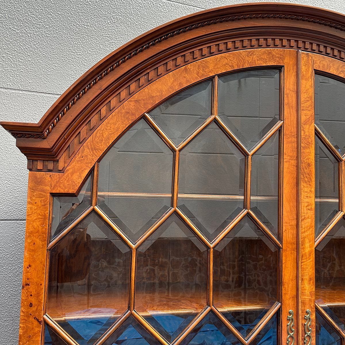 ガラスキャビネット