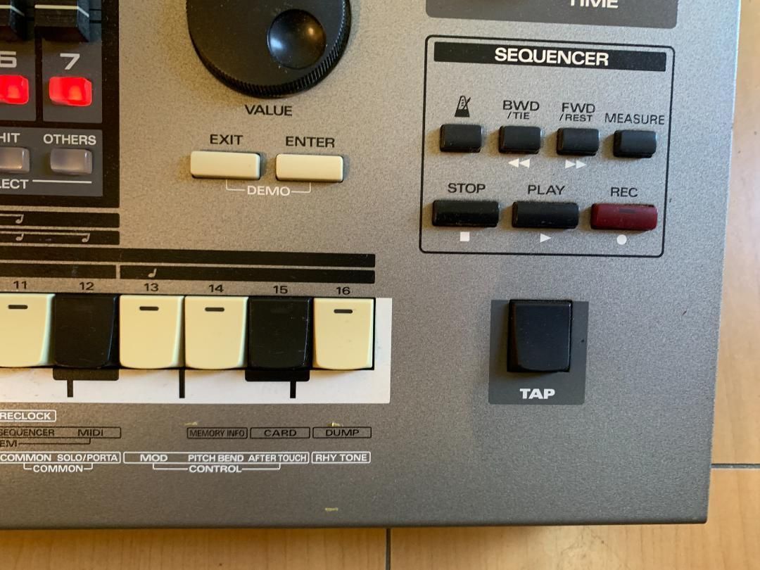 ✨️極美品✨️ Roland MC-505 Groovebox 完動品 ✨️極美品✨️ Roland MC-505 Groovebox 完動品 ✨️極美品