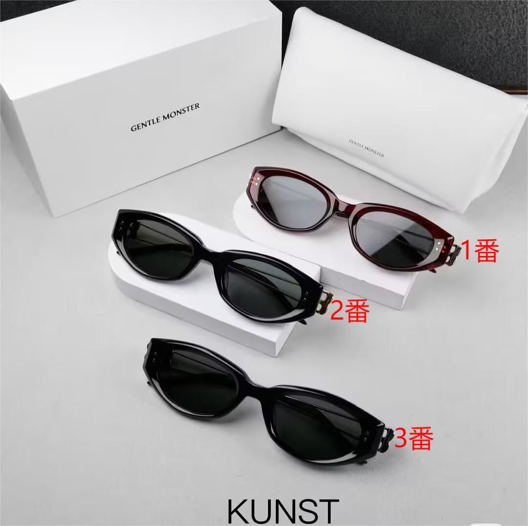 新モデルのGENTLE MONSTERのネコ目型のサングラス KUNST です 男女兼用タイプです