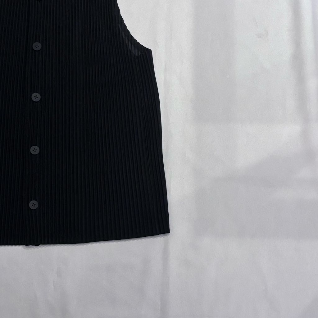 HOMME PLISSE ISSEY MIYAKE　24ss ベスト　ブラック HOMME PLISSE ISSEY MIYAKE オム プリッセ イッセイ ミヤケ 24SS