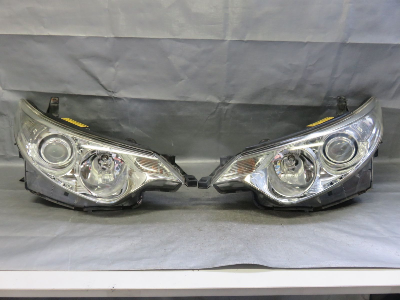 エスティマ 50 前期 HID ヘッドライト ヘッドランプ 左右 BY6034 良品