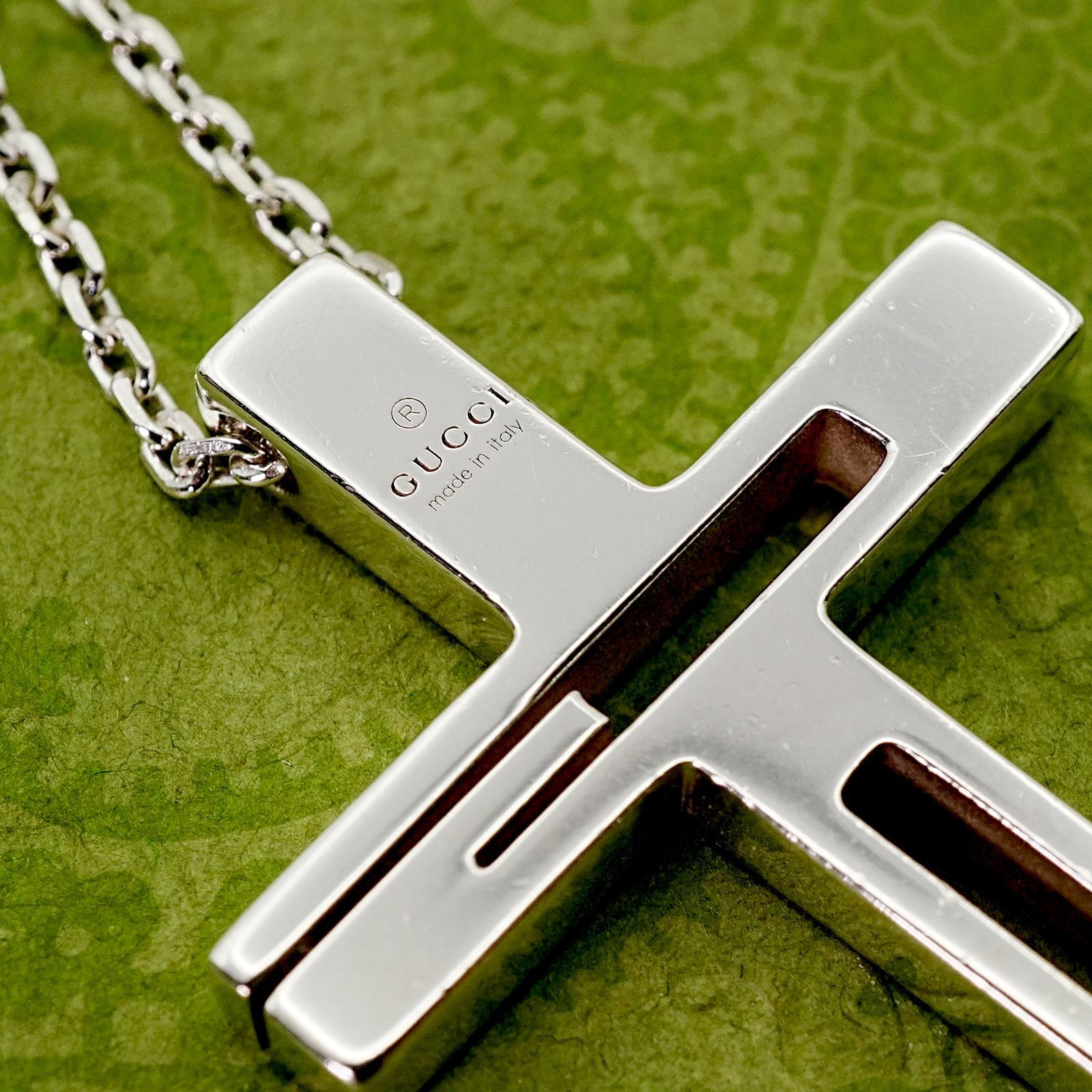 グッチ カットアウトG