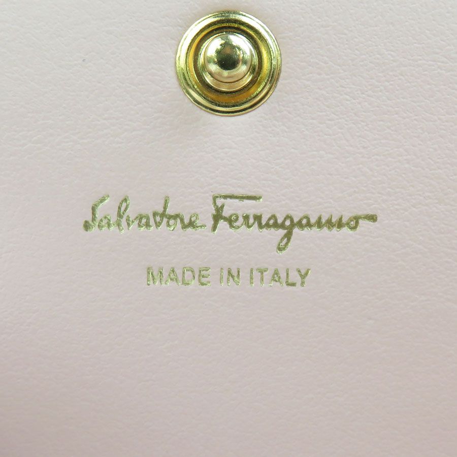 サルヴァトーレフェラガモ Salvatore