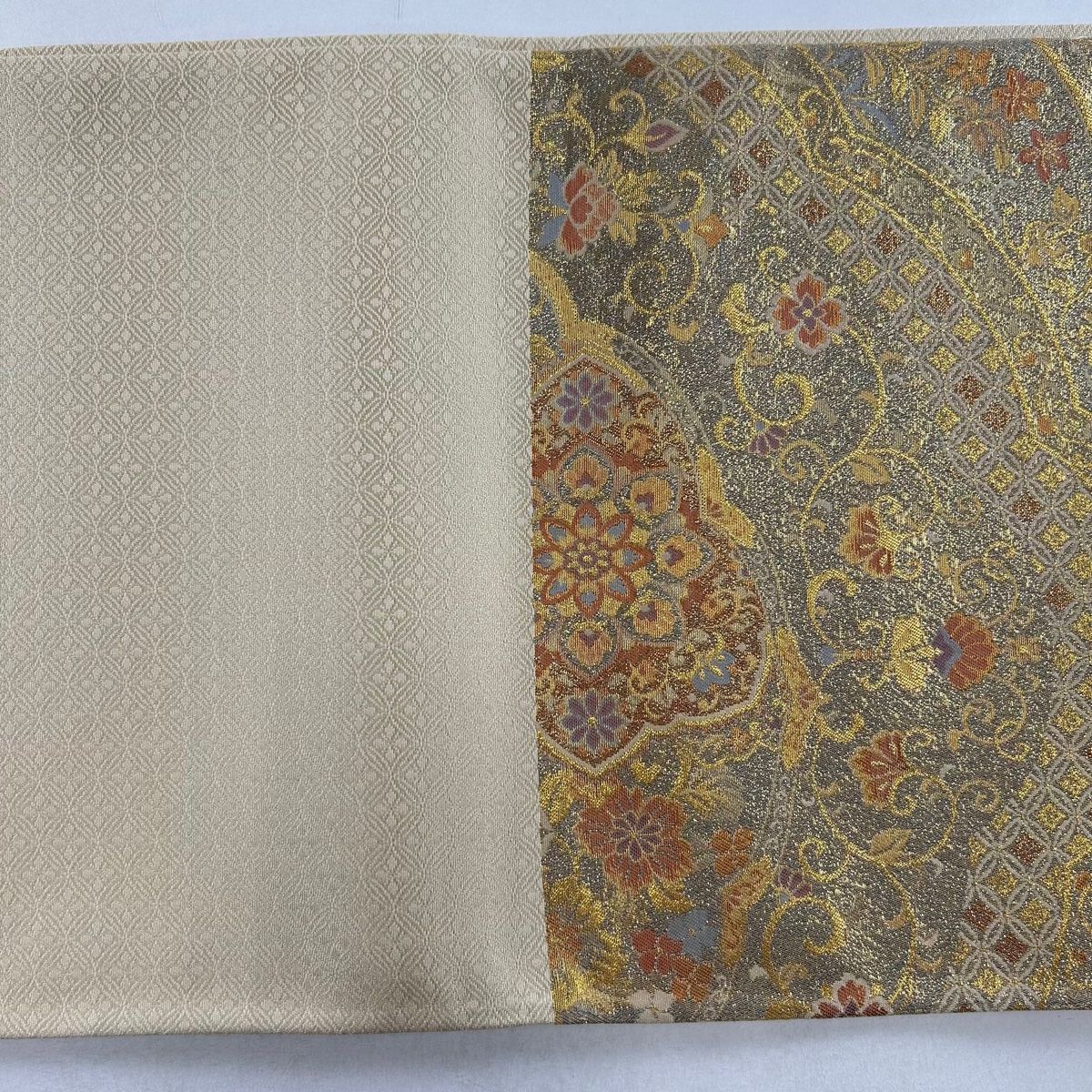 袋帯 美品 秀品 華文 花唐草 金糸 箔 金色 六通 正絹 【中古 袋帯 美品 秀品 華文 花唐草 金糸 箔 金色 六通 正絹 【中古