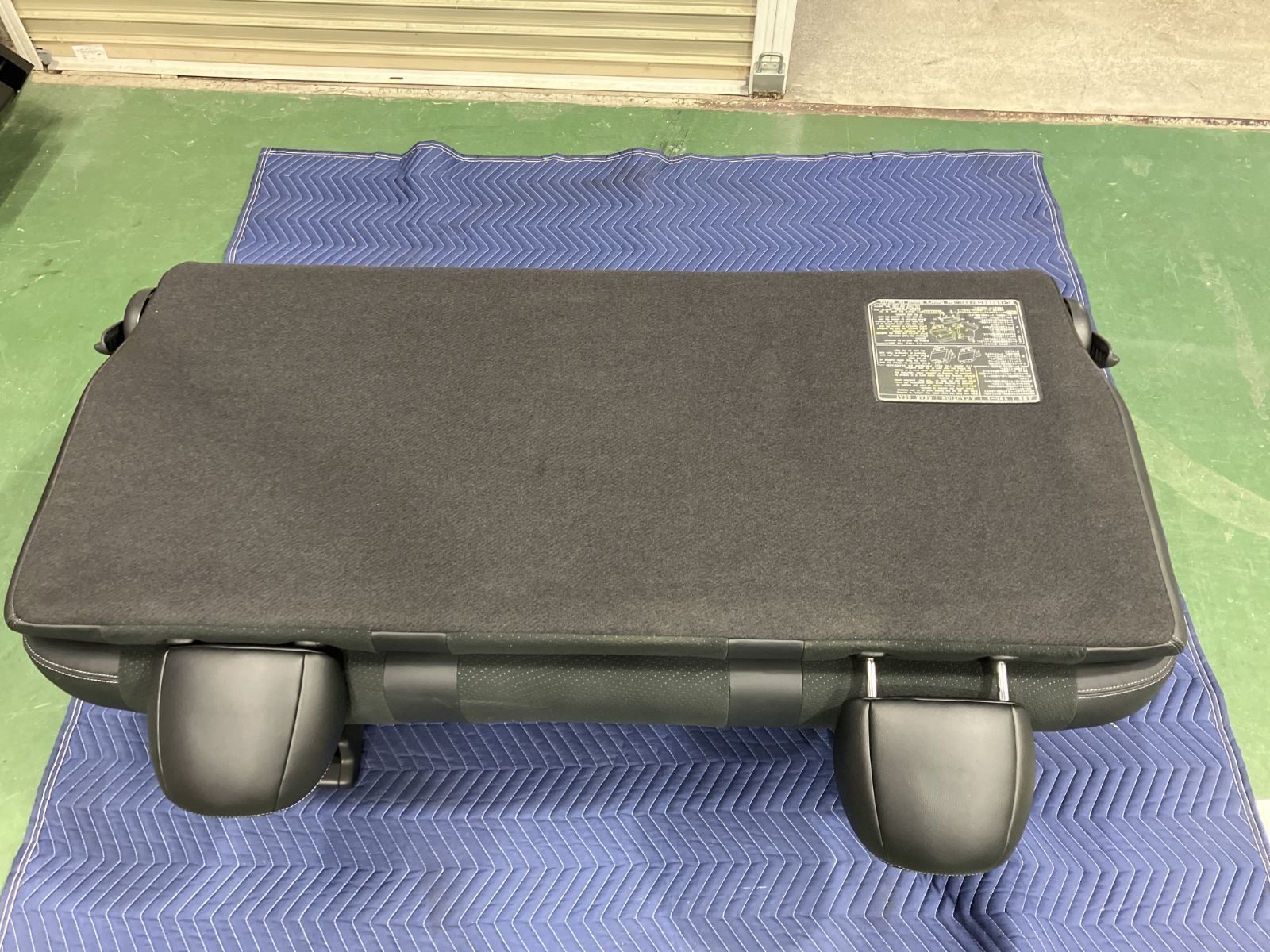 新車取り外し品】トヨタ ハイエース 純正 セカンドシート ワイド 