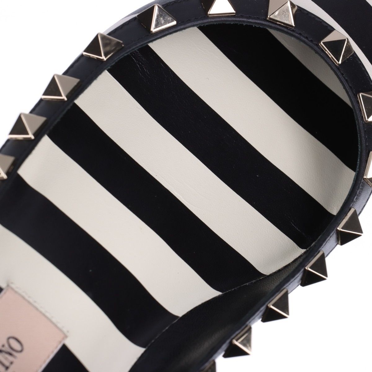 VALENTINO ヴァレンティノ パンプス 35 1/5 ロックスタッズ ヴァレンティノ「ロックスタッズ」新作、内側に“シグネチャーレッド”を