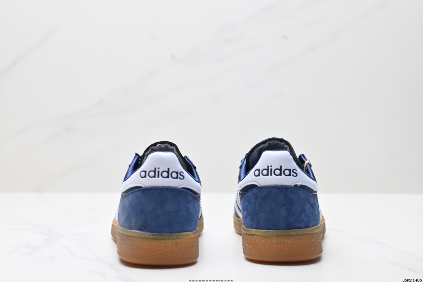 Adidas アディダス Handball Spezial ハンドボール スペツィアル アディダスのクラシックなモデル レトロなカジュアルなスケートシューズ 通勤対応 ストレートパンツ