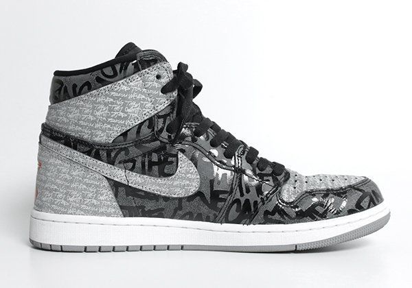 NIKE ◇ エアジョーダン 1 レトロ ハイカット スニーカー 黒