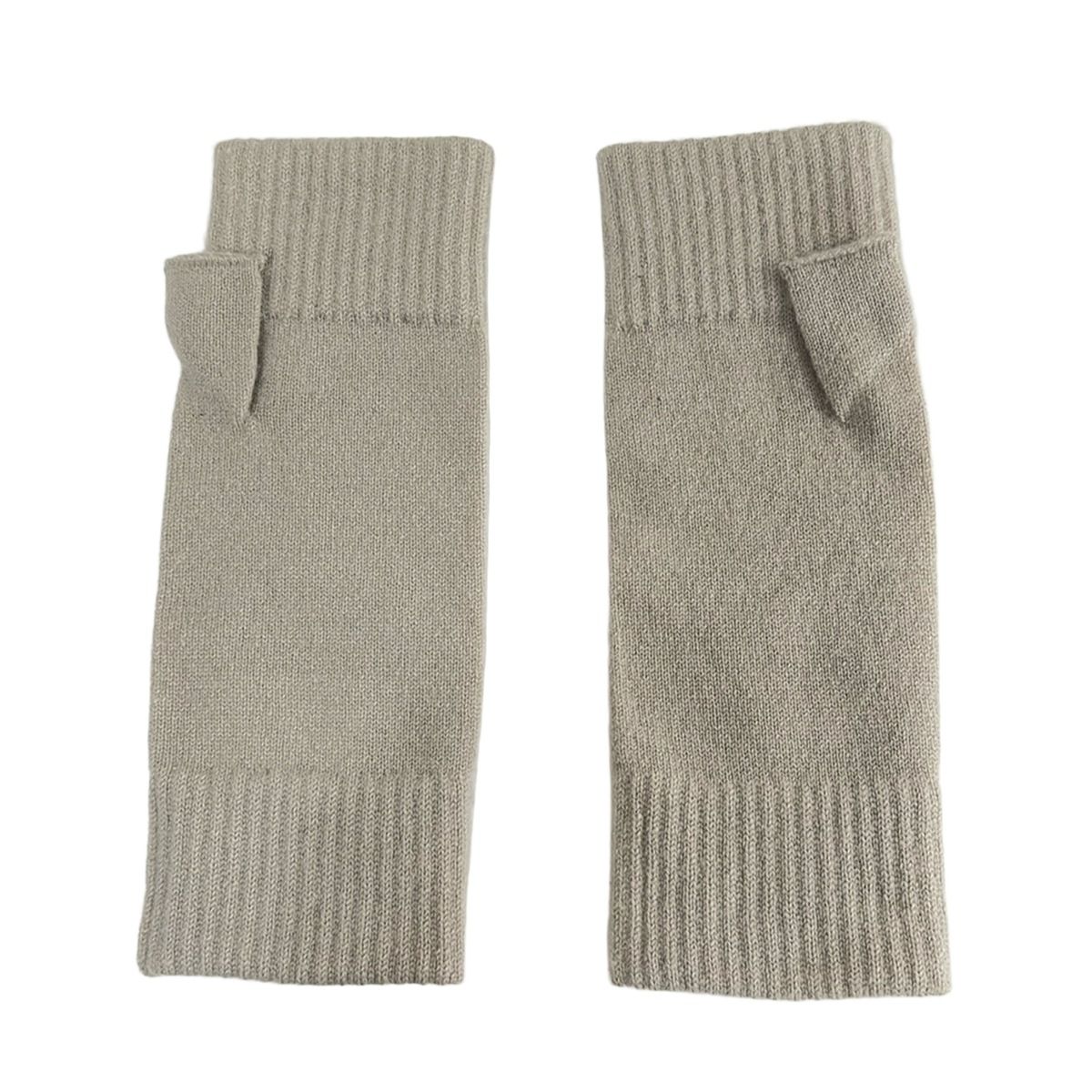 グレーベージュ