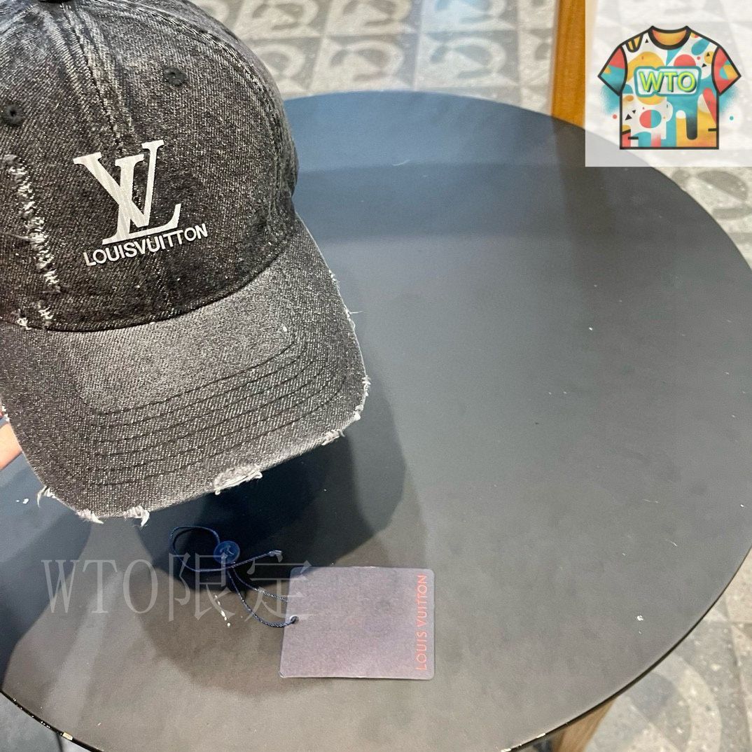 Louis Vuitton ロゴ柄 ベースボールキャップ グレー/ベージュ Louis Vuitton ロゴ柄 ベースボールキャップ グレー/ベージュ