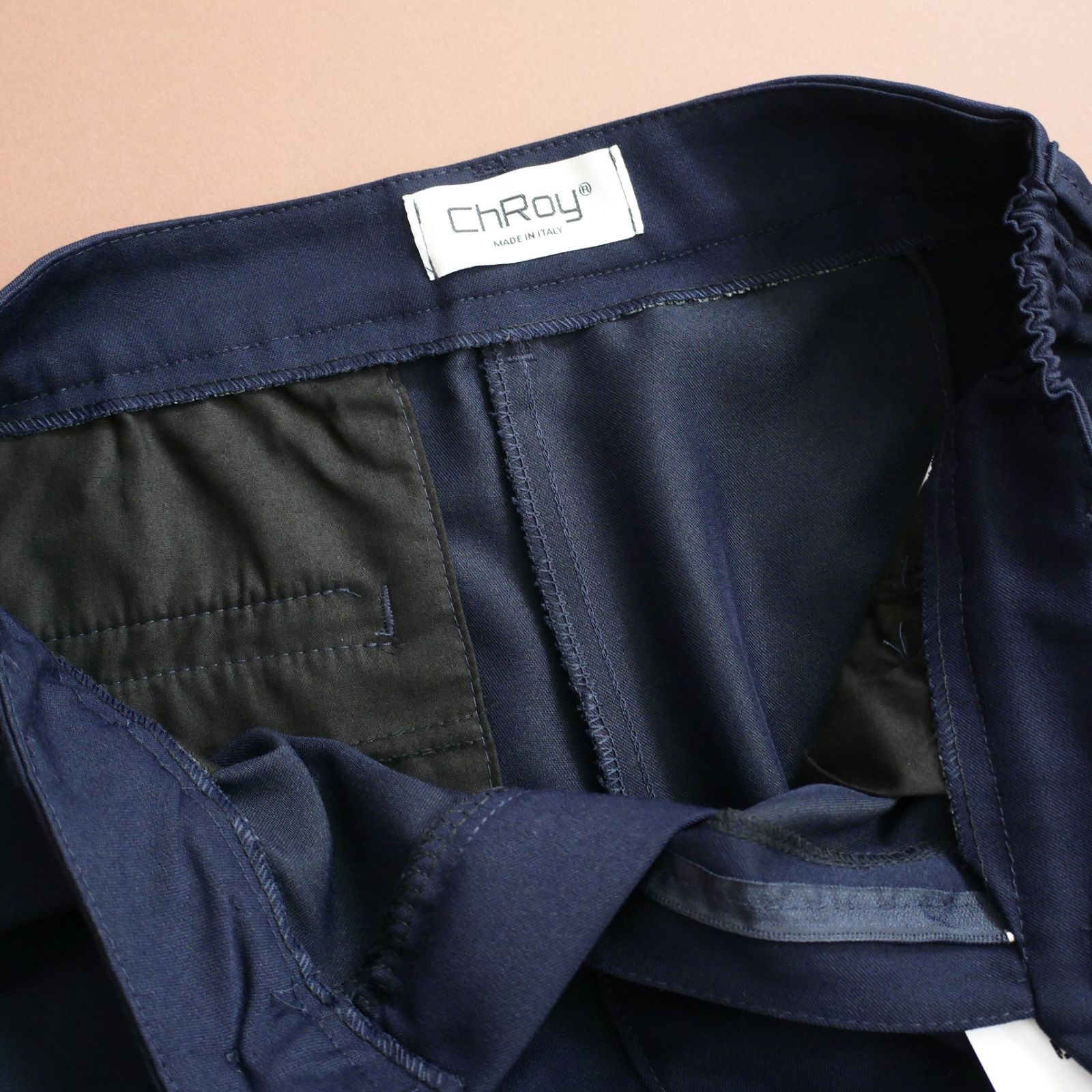 コンフォータブルテーパードパンツ