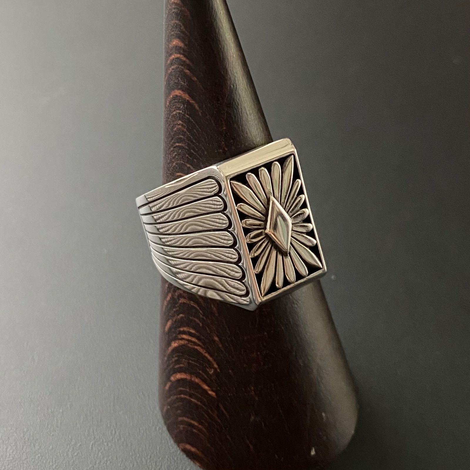 Howard Nelson 23号 サンバーストリング ハワード リンク