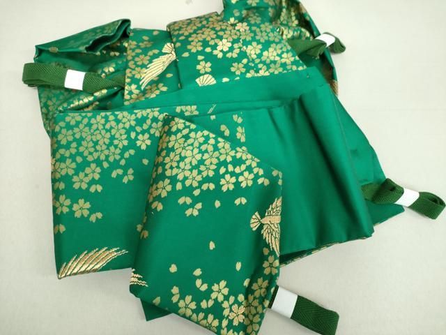 斉藤三才 桜に鳥模様 金糸 赤 黒 シック 袷 正絹 振袖・襦袢セット 斉藤三才 桜に鳥模様 金糸 赤 黒 シック 袷 正絹 振袖・襦袢セット