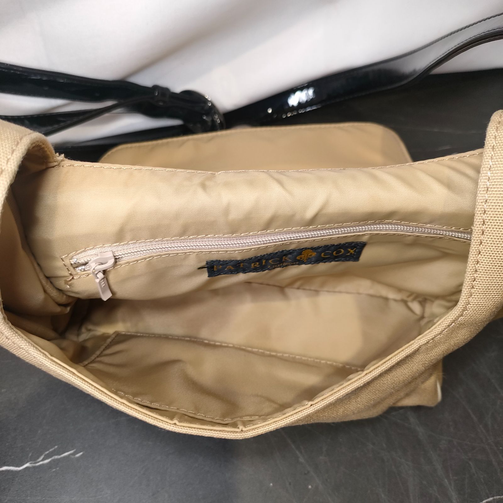 ⑭【美品】PATRICK COX ミニショルダー パトリックコックス ベージュ 