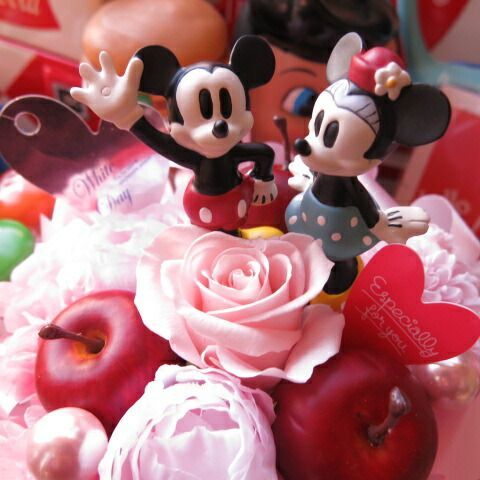 卒業祝い ギフト ディズニー フラワーギフト 花 ラテ プリザーブドフラワー ノーマル ミッキー ミニー ケース付き 誕生日プレゼント 記念日の贈り物におすすめのフラワーギフト