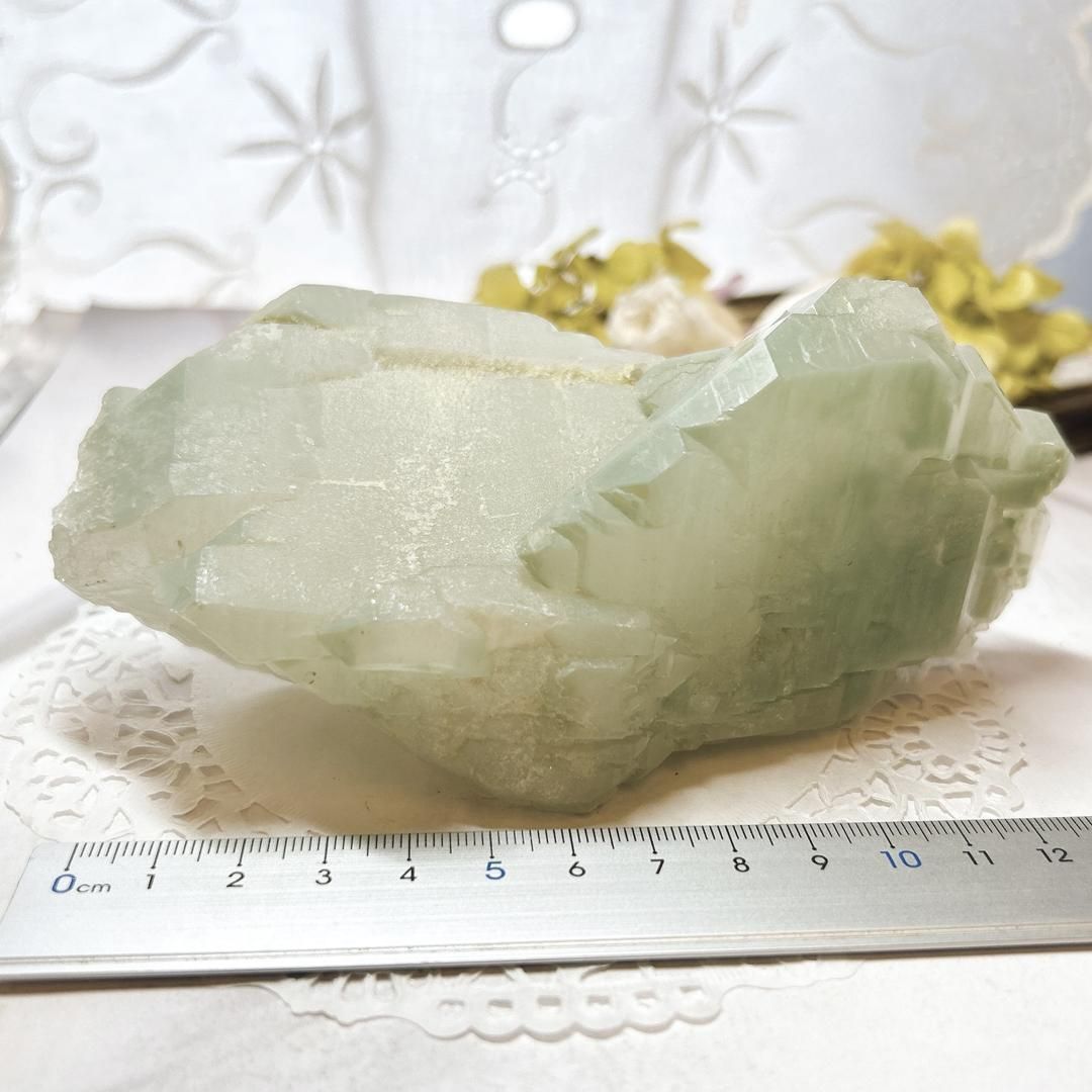 E7194】緑簾石を伴う水晶 グリーンクォーツ 原石 エピドート